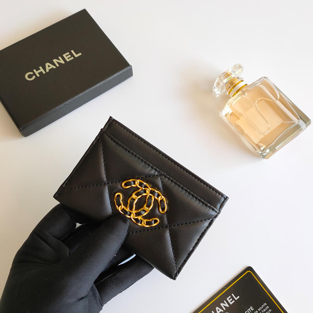 Chanel 19 CARD HOLDER