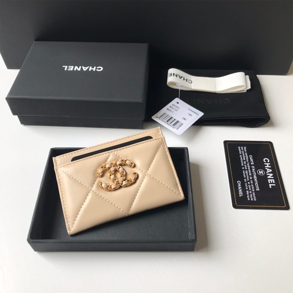 Chanel 19 CARD HOLDER