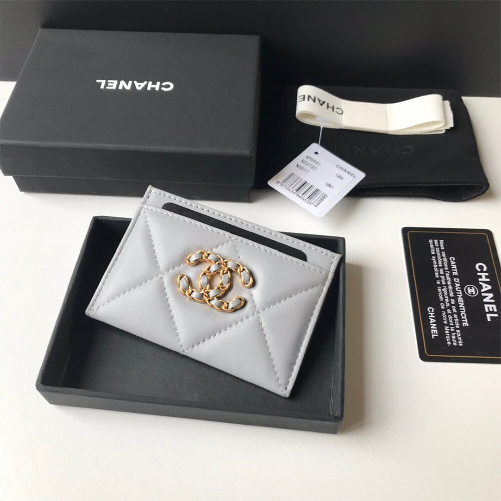 Chanel 19 CARD HOLDER