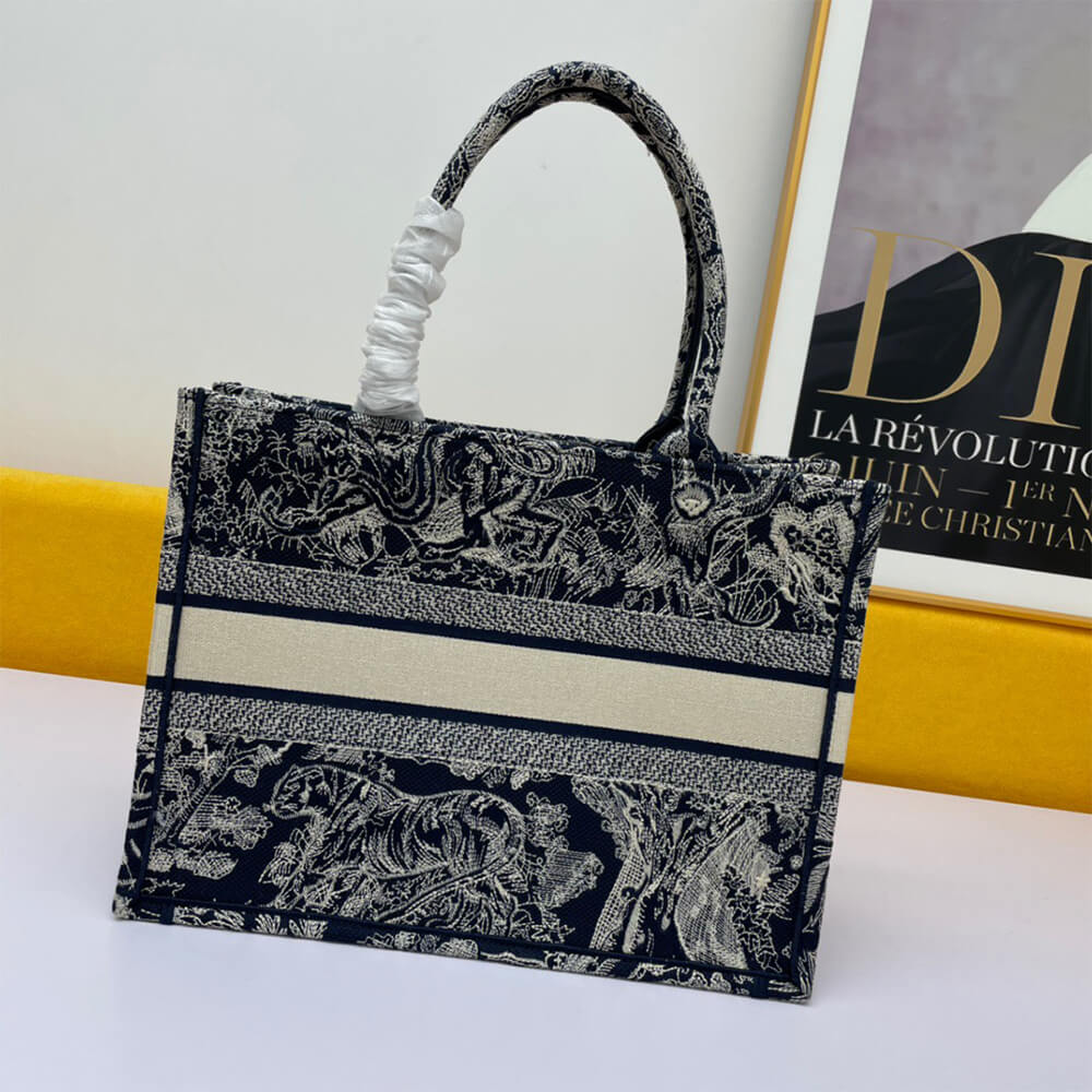 MEDIUM DIORAMOUR DIOR BOOK TOTE