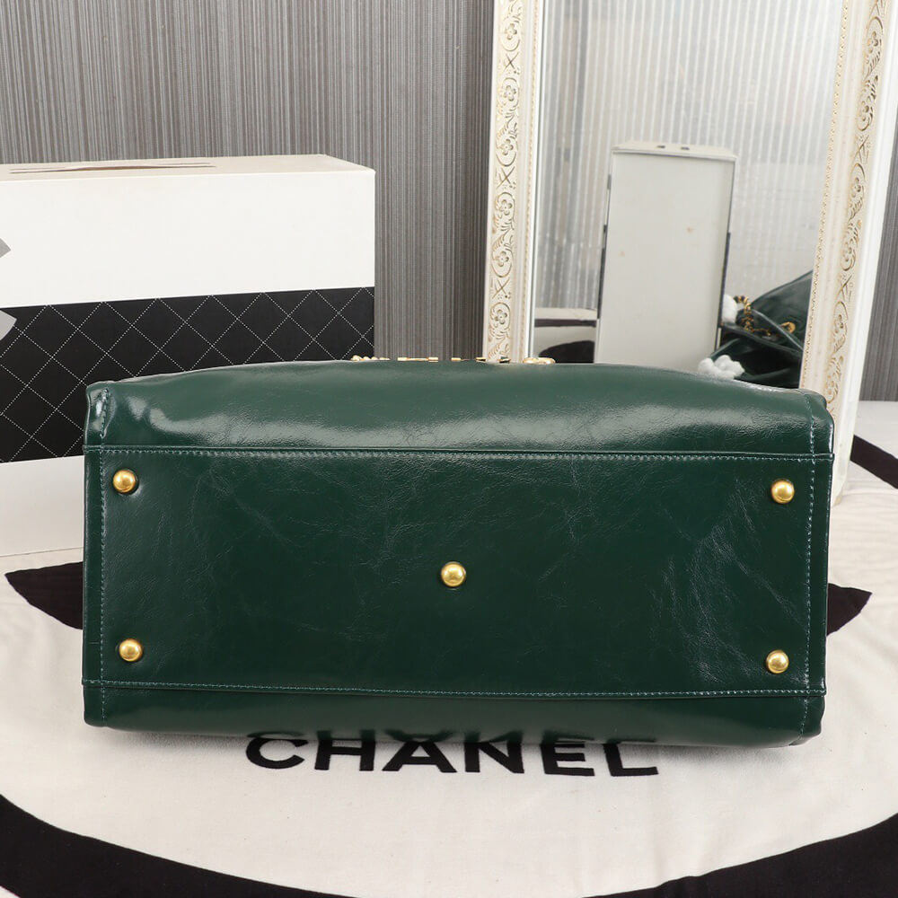 CHANEL LARGE DEAUVILLE TOTE
