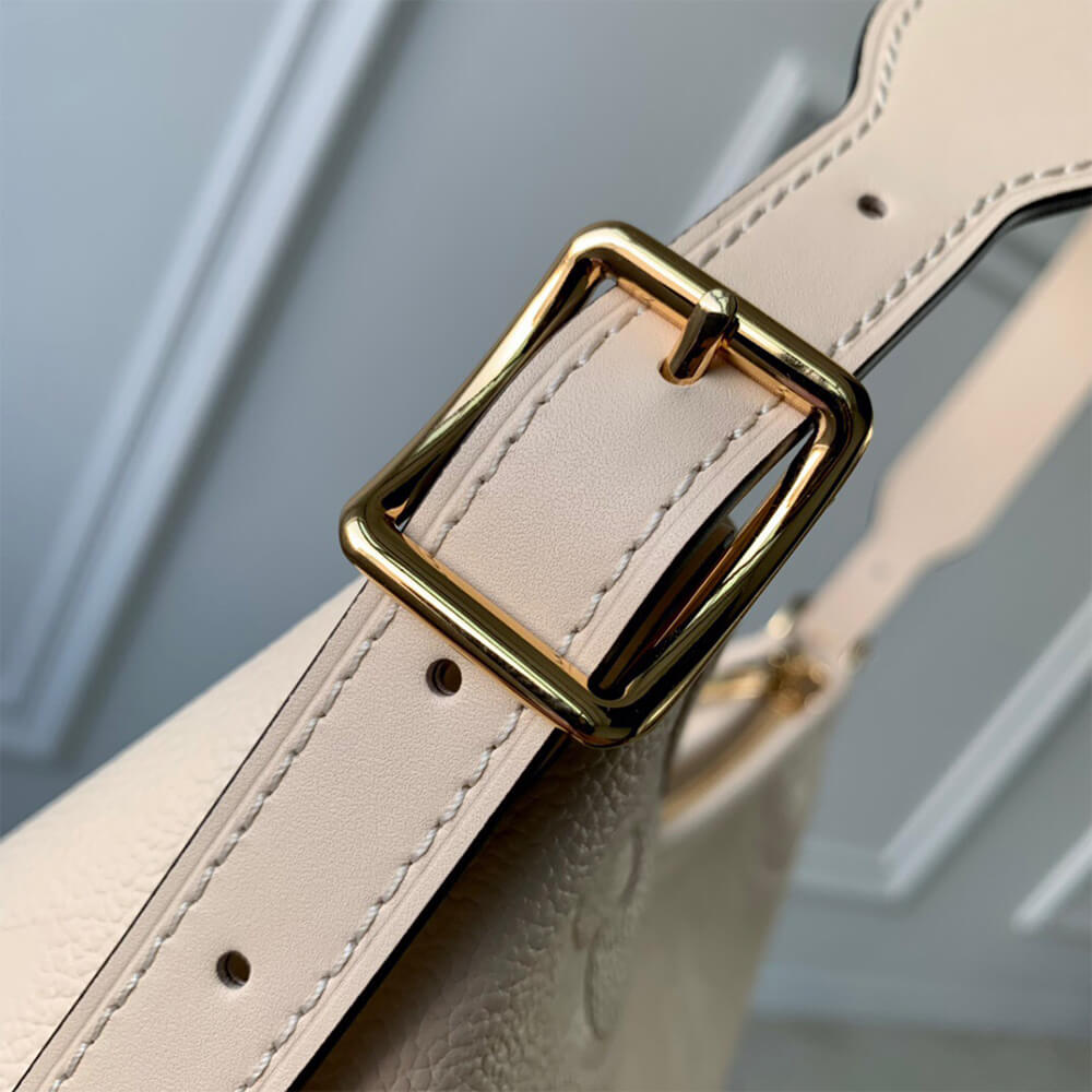 LV CARRYALL PM – EXCLUSIVELY ONLINE