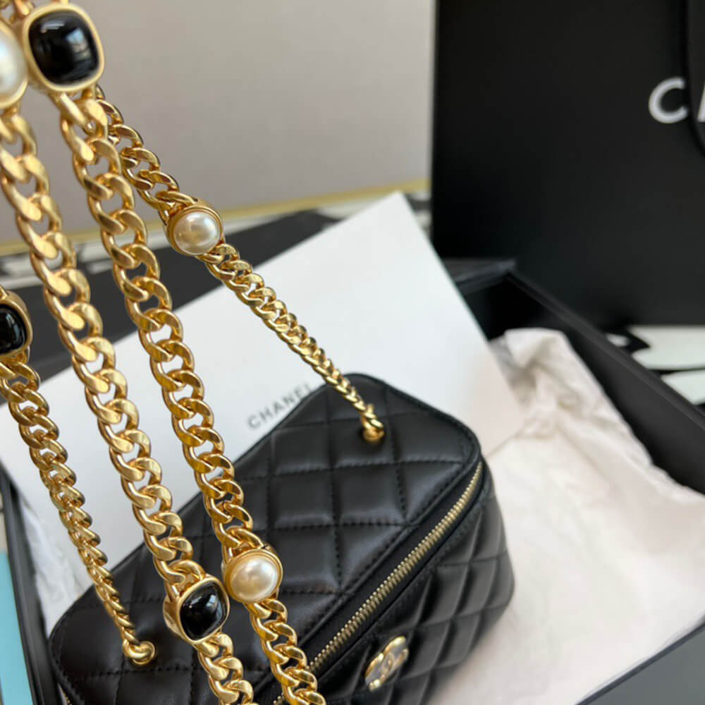 Chanel VANITY WITH CHAIN