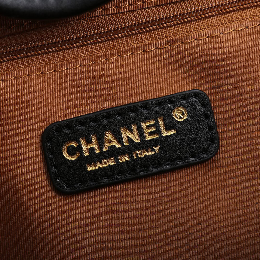 CHANEL LARGE DEAUVILLE TOTE