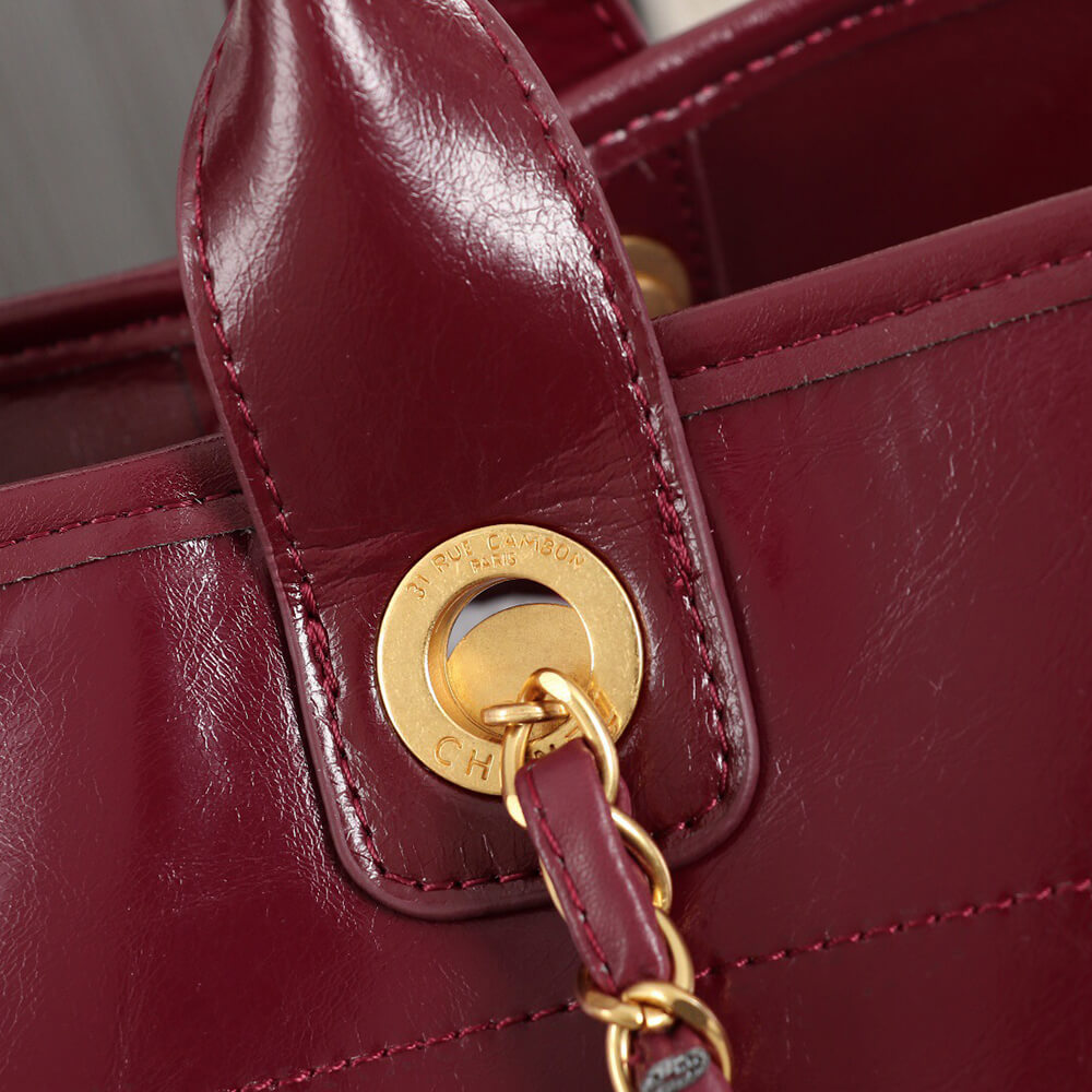 CHANEL LARGE DEAUVILLE TOTE
