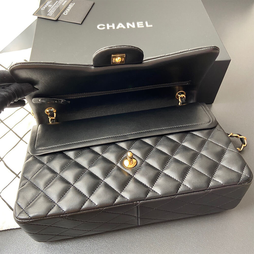 CHANEL Classic Double Flap Jumbo