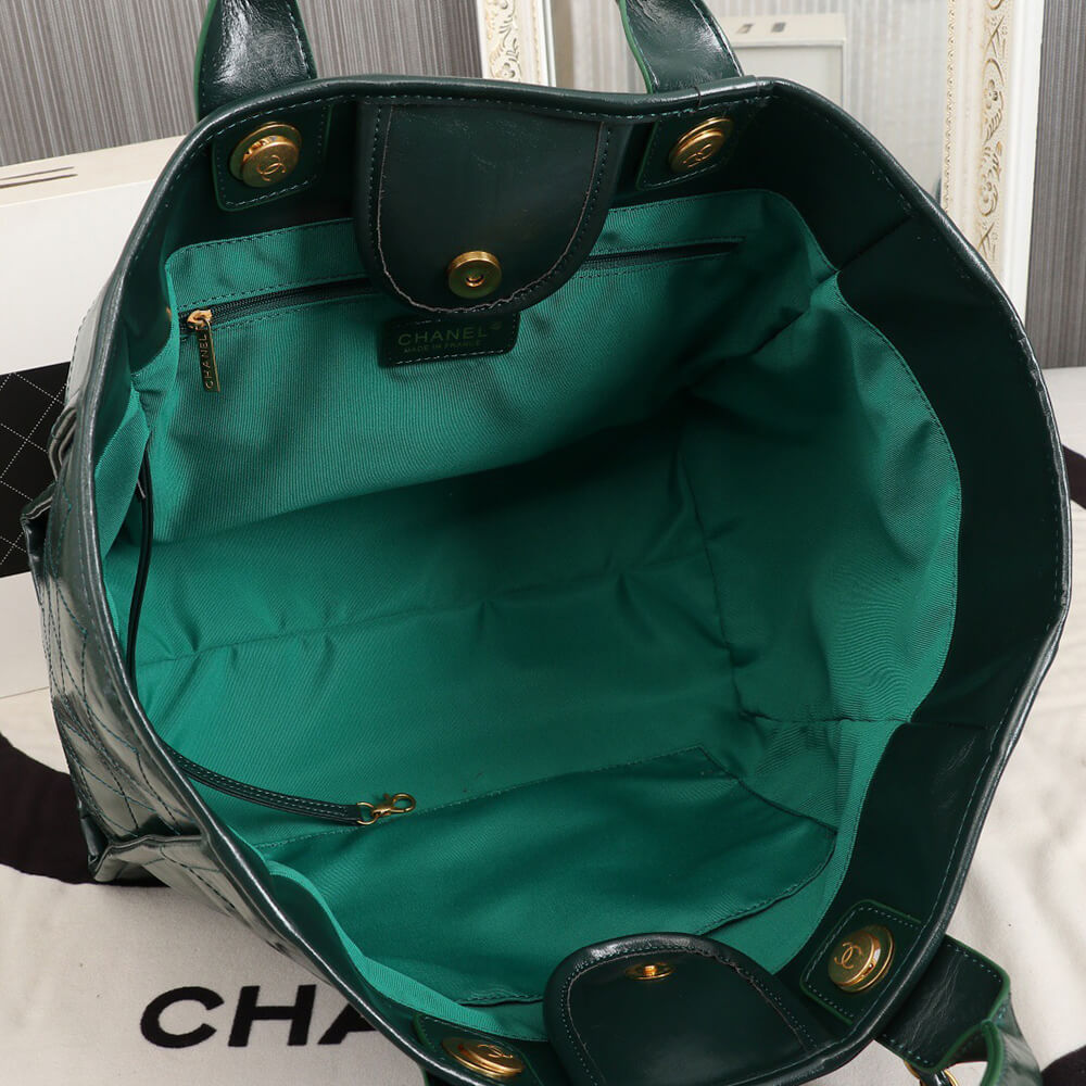 CHANEL LARGE DEAUVILLE TOTE