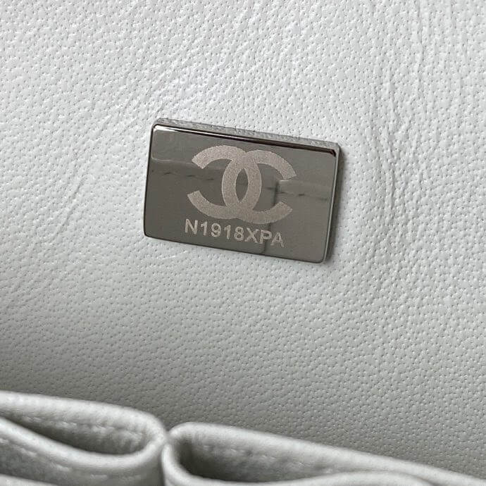 SMALL CLASSIC HANDBAG