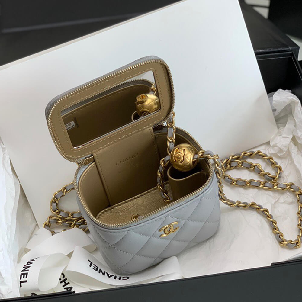 CHANEL Quilted Pearl Crush Mini Vanity Case