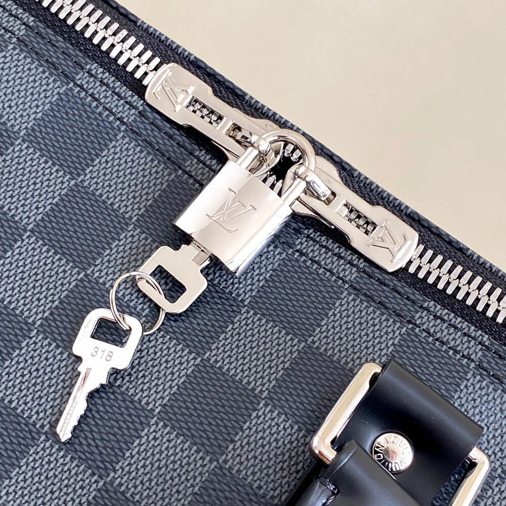 LV Keepall Bandoulière 55