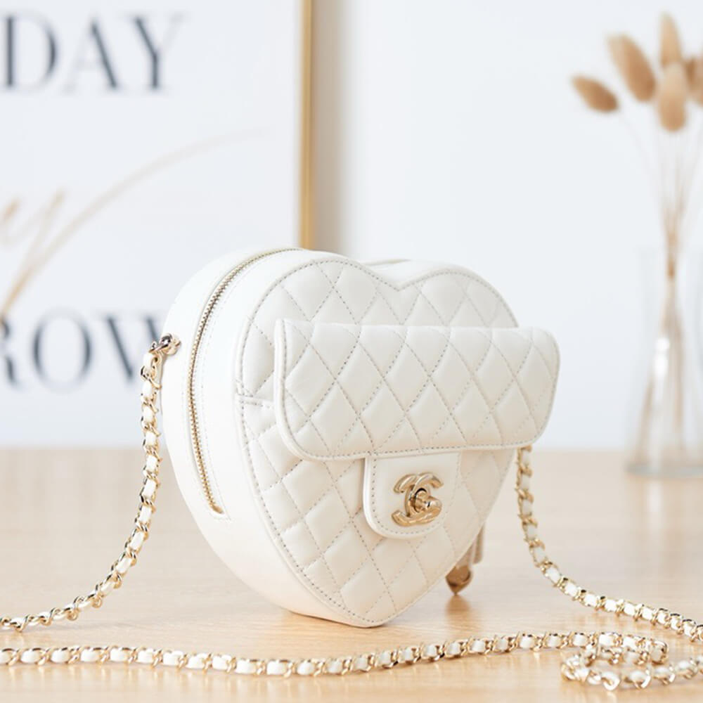 Chanel 22s Heart Bag(HIGH-END GRADE)