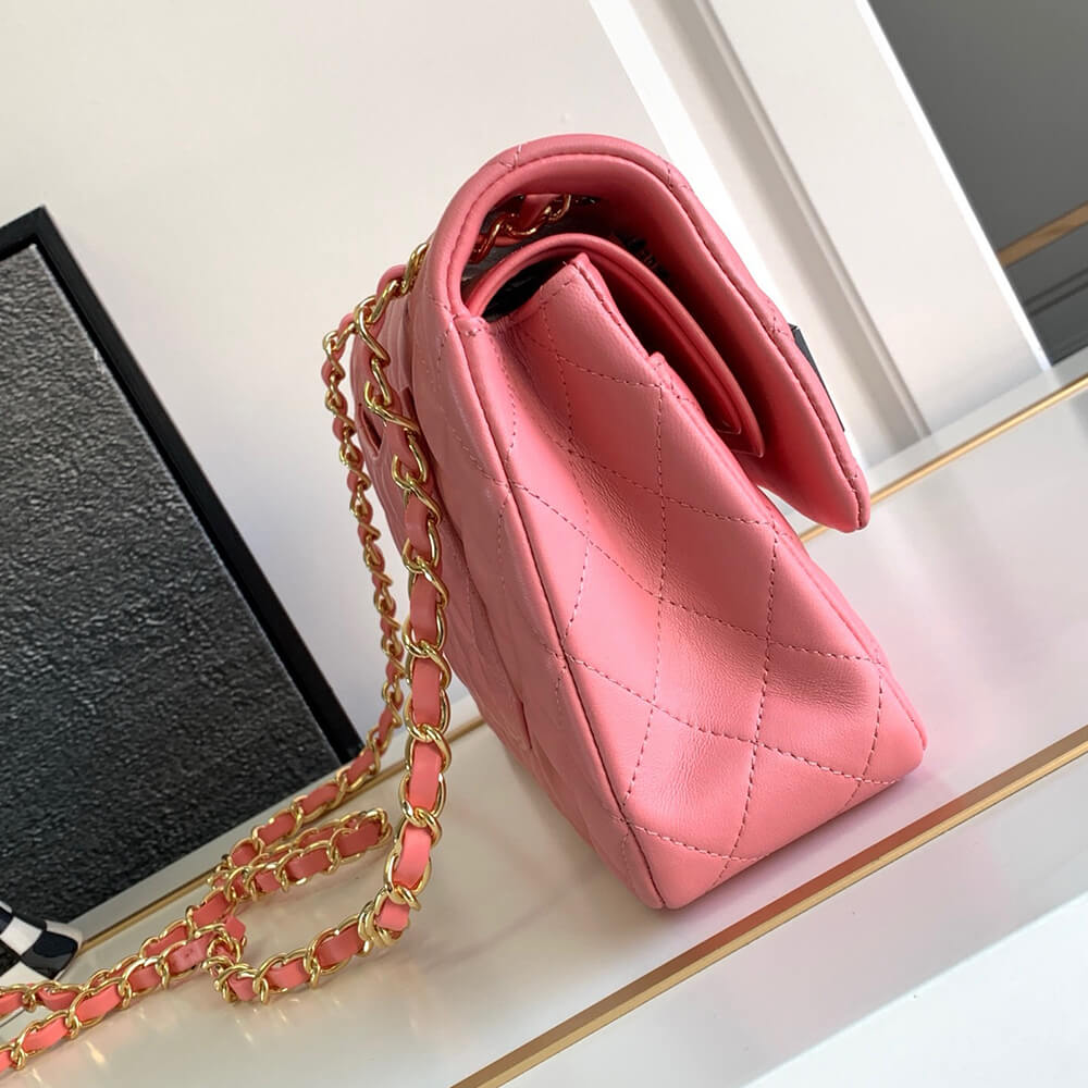 CHANEL CLASSIC FLAP MEDIUM