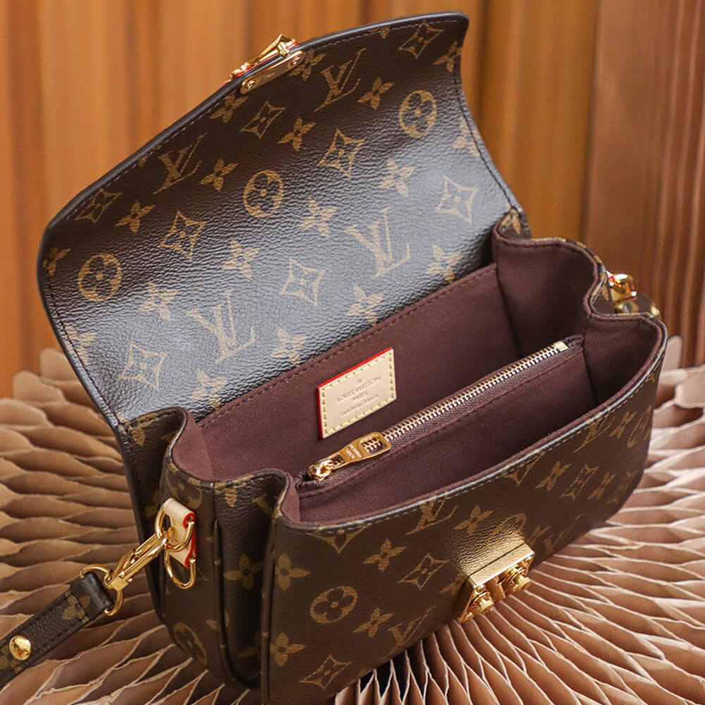 LV POCHETTE METIS EAST WEST(HIGH-END GRADE)