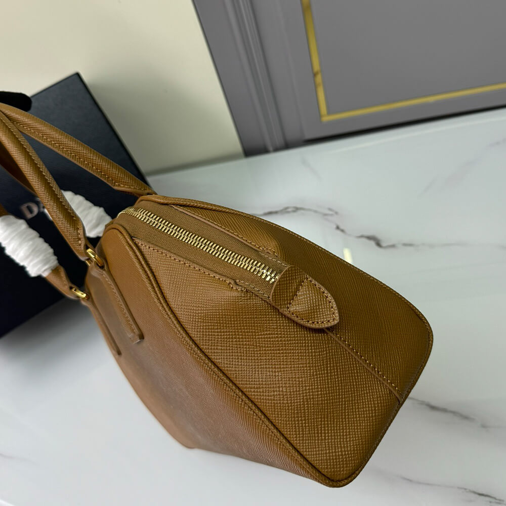 Prada Medium Saffiano leather bag(high-end grade)