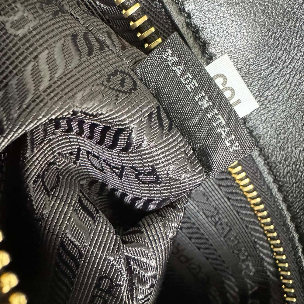Prada Medium Saffiano leather bag(high-end grade)