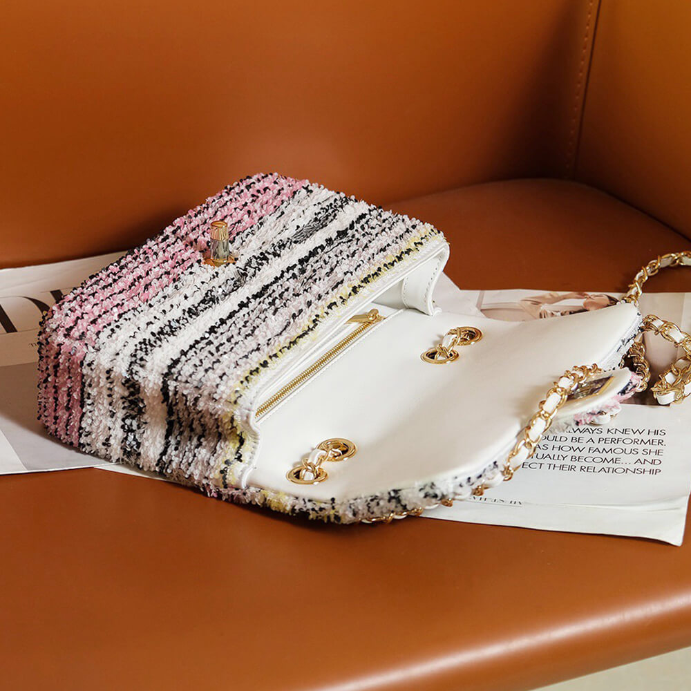 CHANEL SMALL FLAP BAG