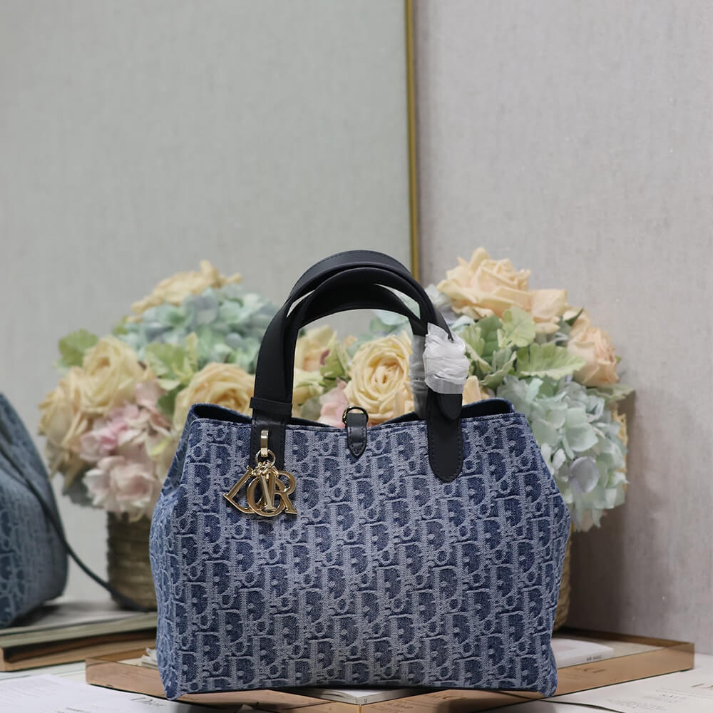 medium D*or toujours bag