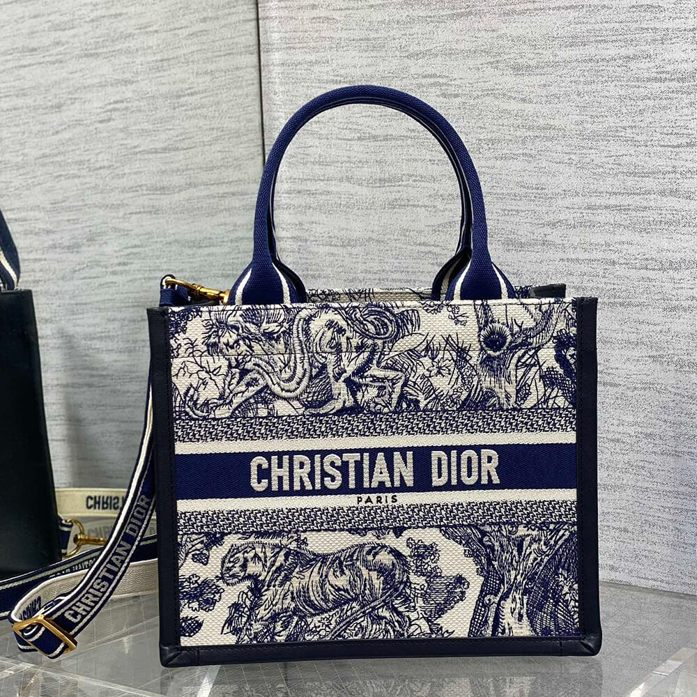 small D*or book tote