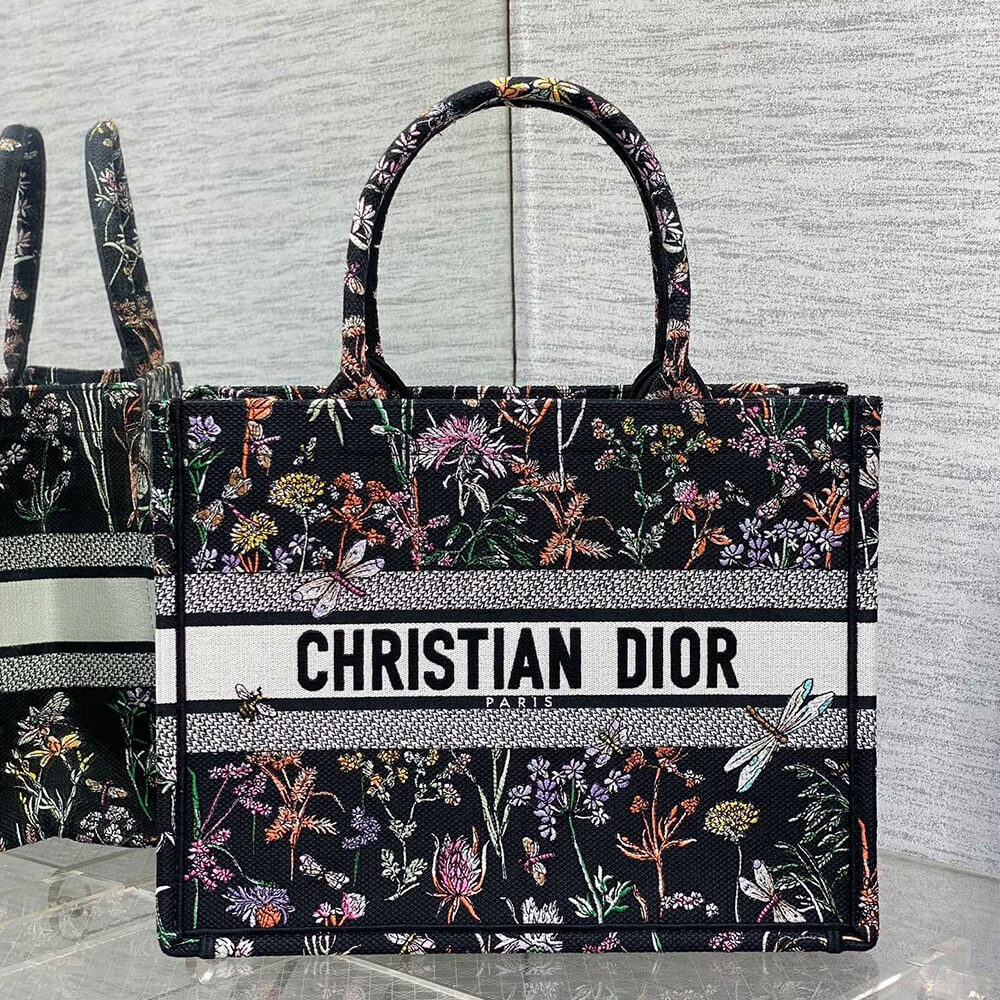 medium D*or book tote