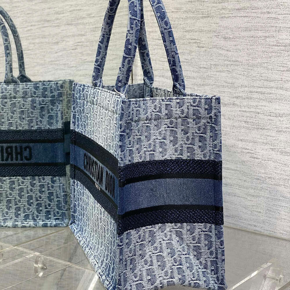 medium D*or book tote
