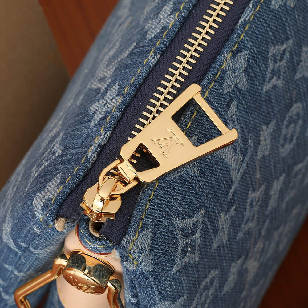 CHANEL BACKPACK(HIGH-END GRADE)