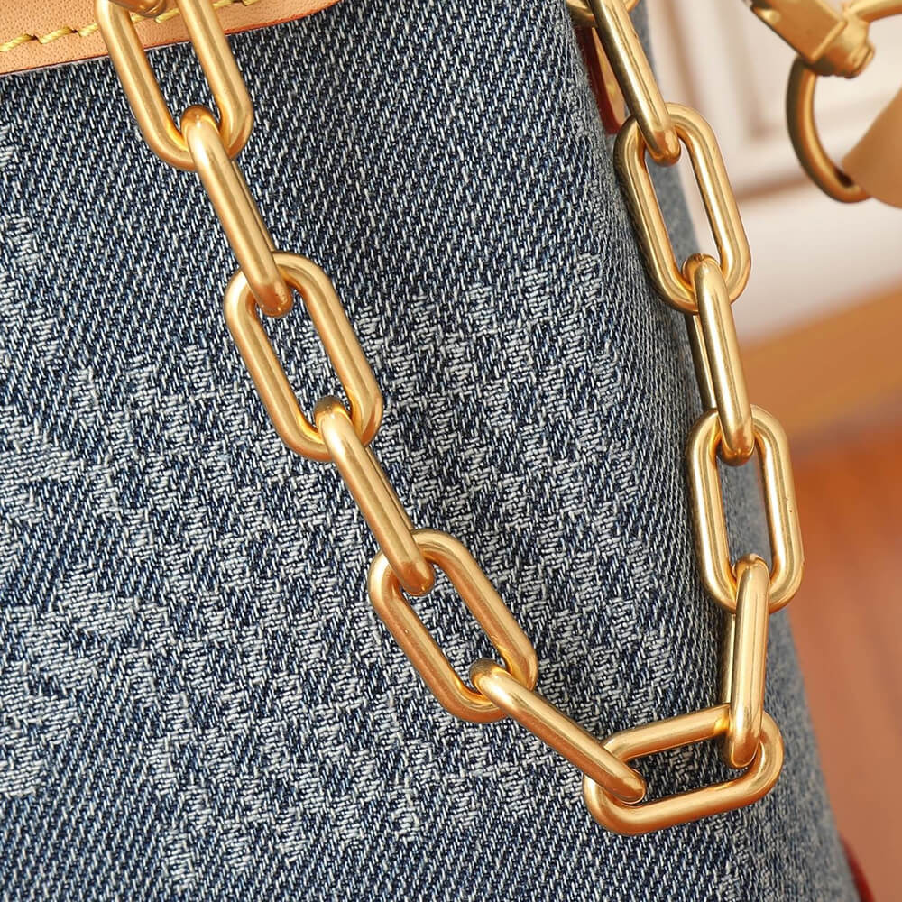 G*u*i padlock gg medium shoulder bag