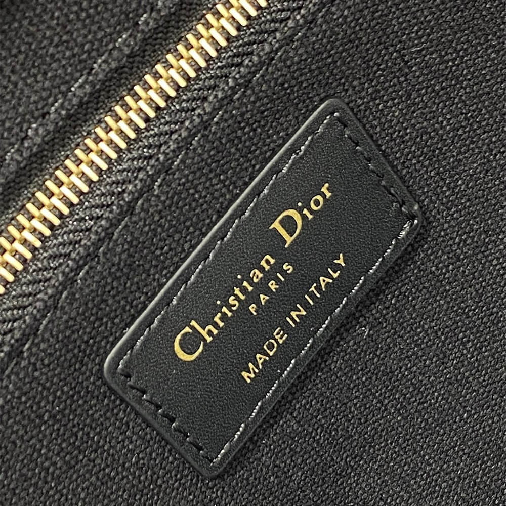 small D*or book tote