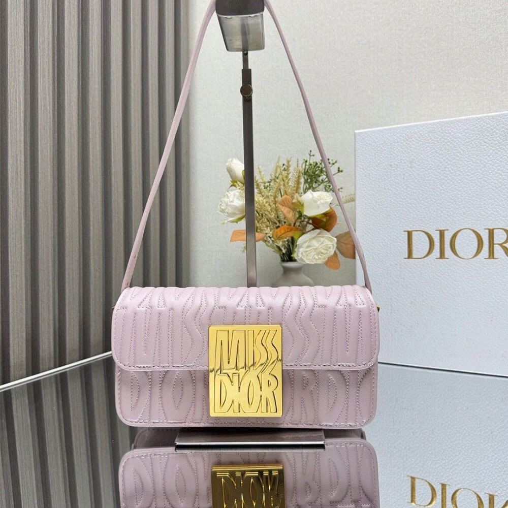 miss D*or flap bag