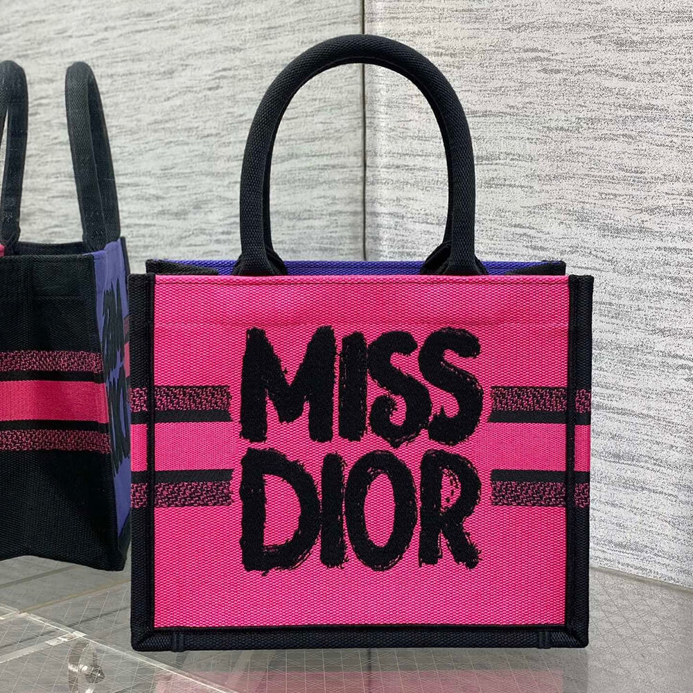 small D*or book tote
