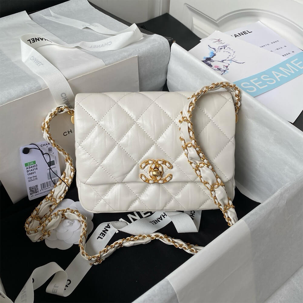 CHANEL MINI FLAP