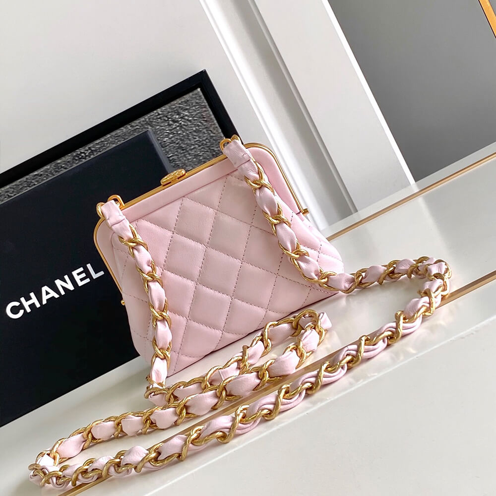 CHANEL Clutch With Chain(high-end grade)