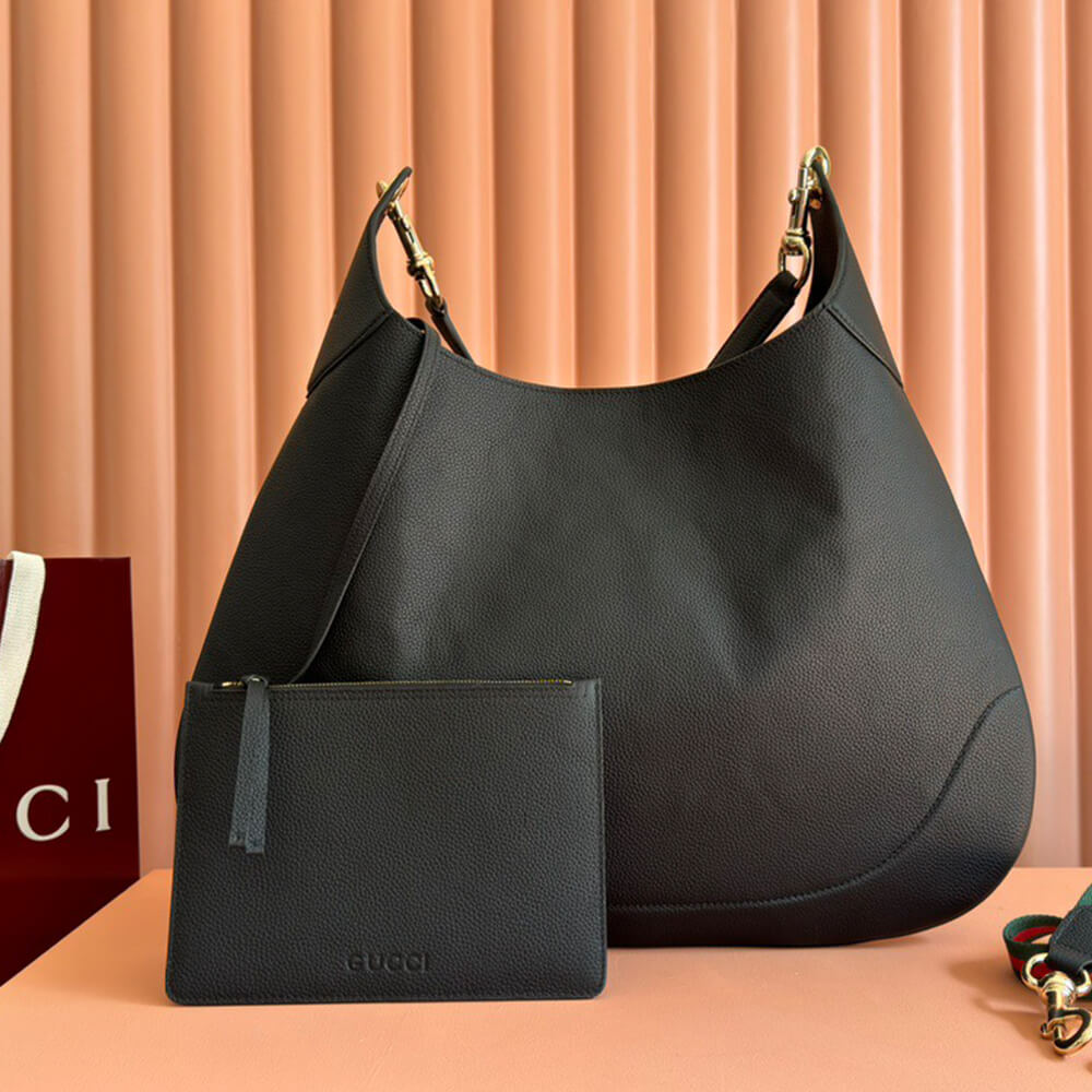 G*u*i b medium shoulder bag