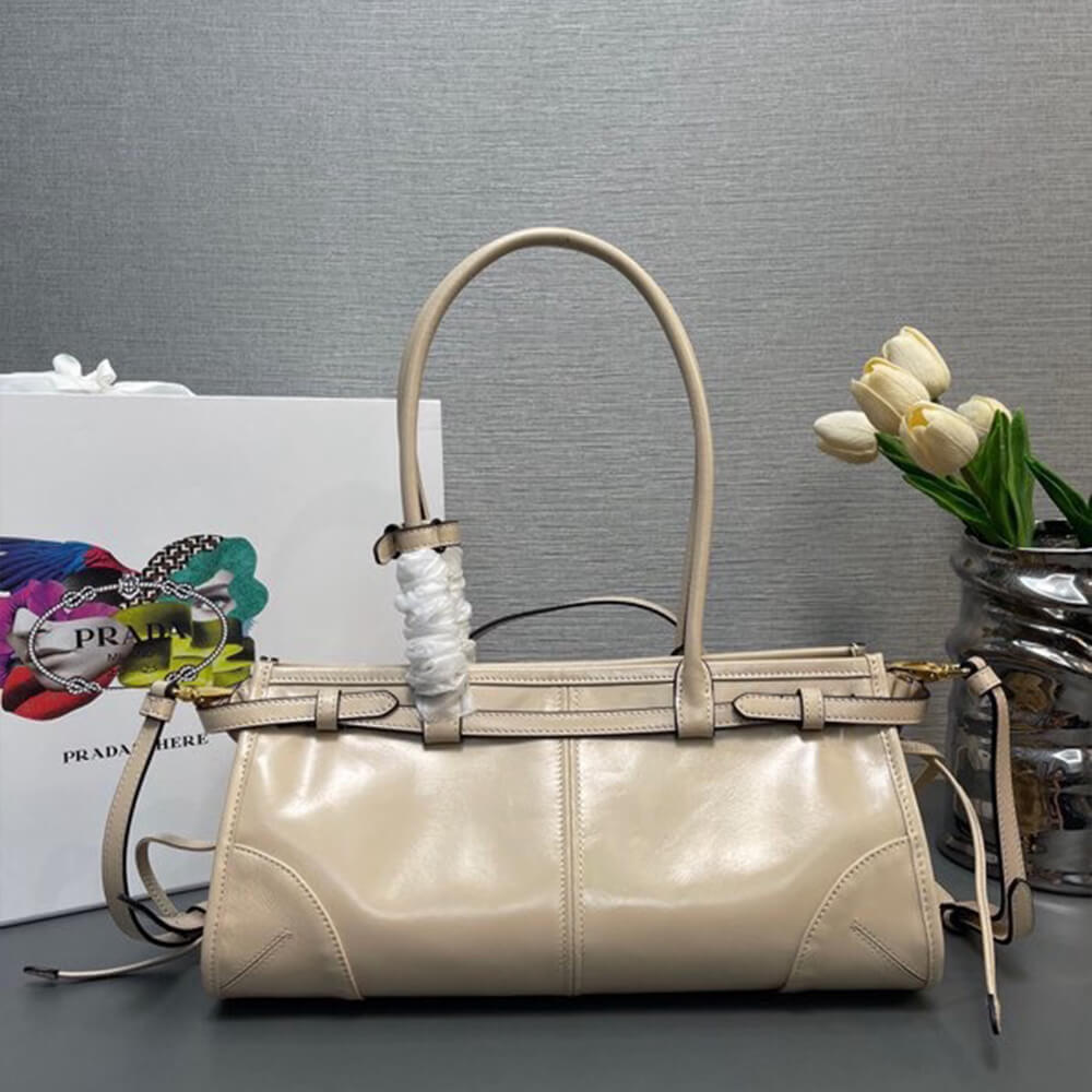 Prada Medium leather handbag(high-end grade)