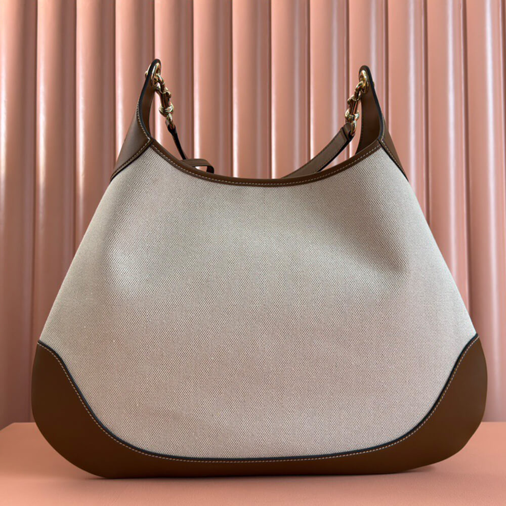 G*u*i b medium shoulder bag