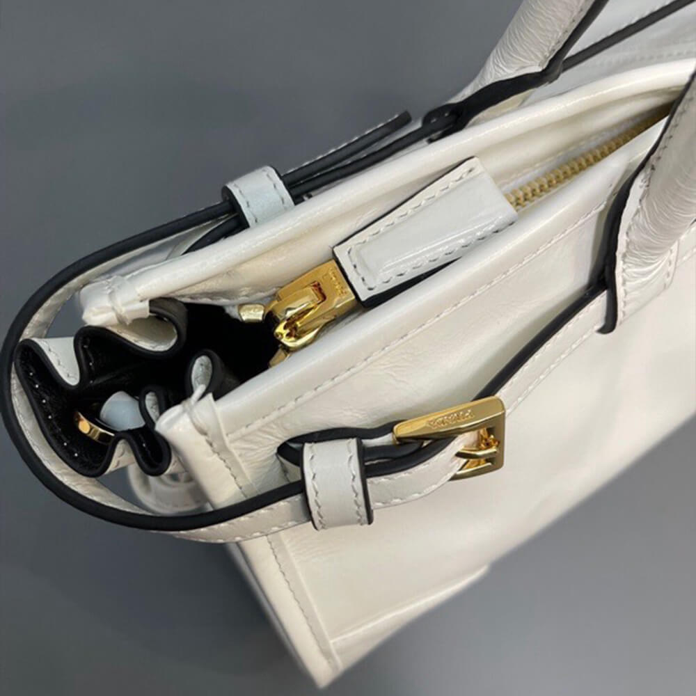 Prada Medium leather handbag(high-end grade)