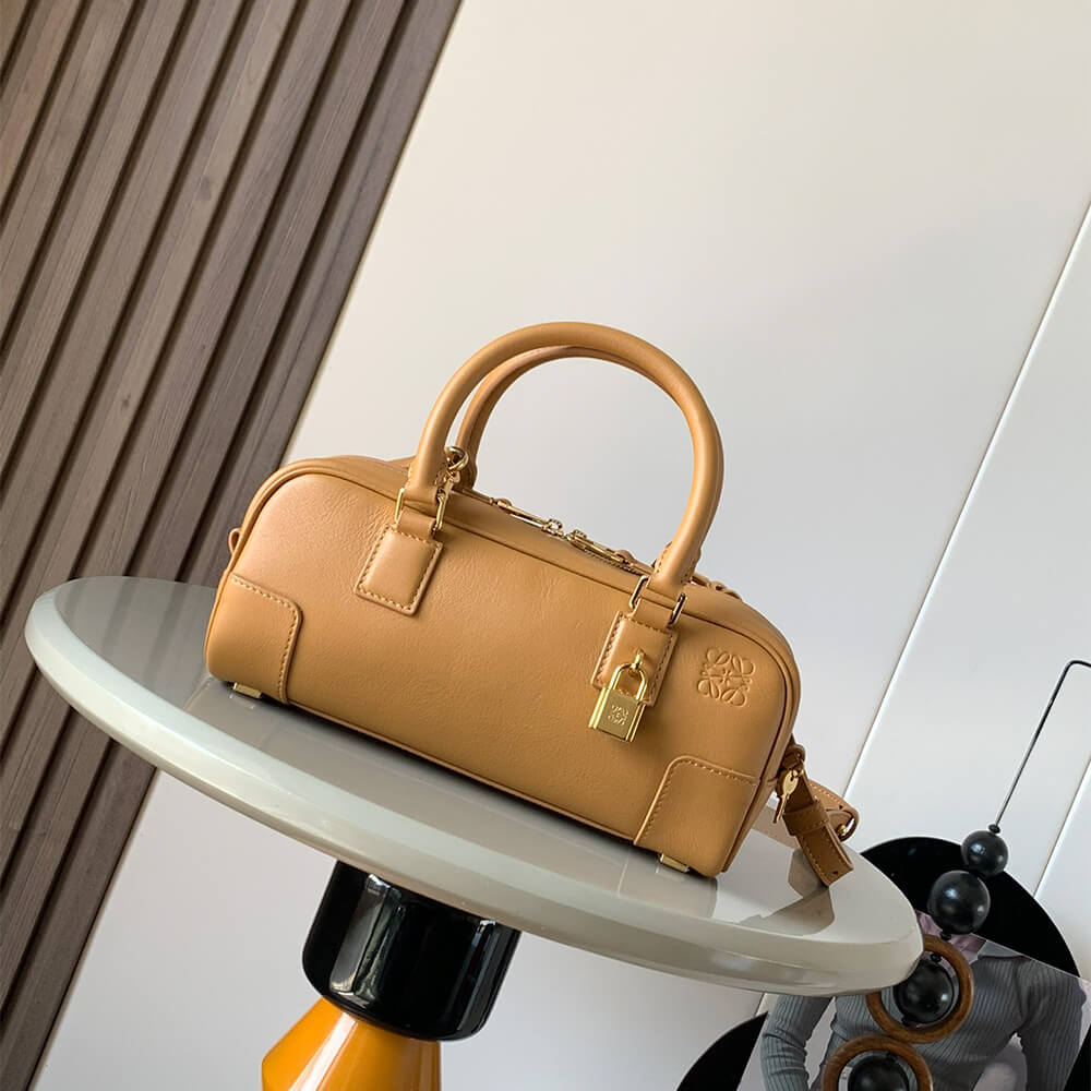LOEWE Amazona 23 Cropped bag in nappa calfskin(HIGH-END GRADE)
