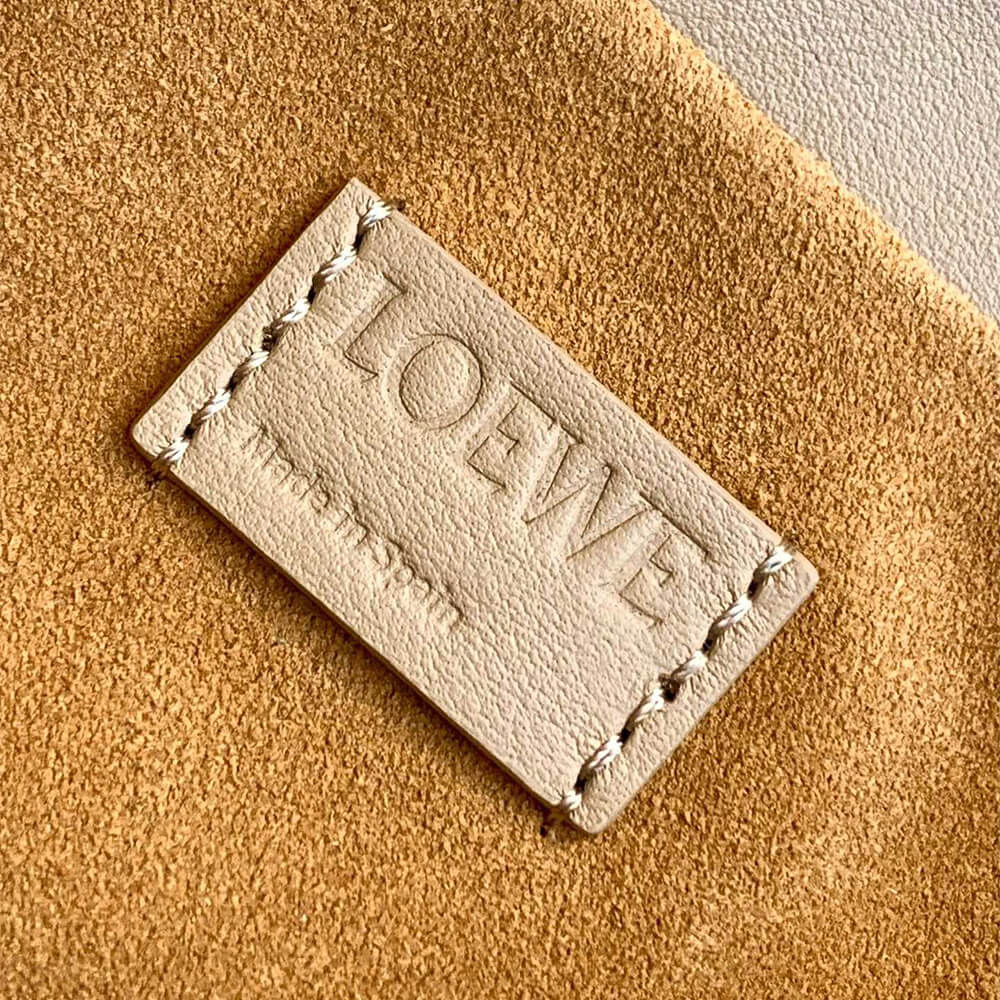 LOEWE Medium Flamenco clutch in nappa calfskin(HIGH-END GRADE)