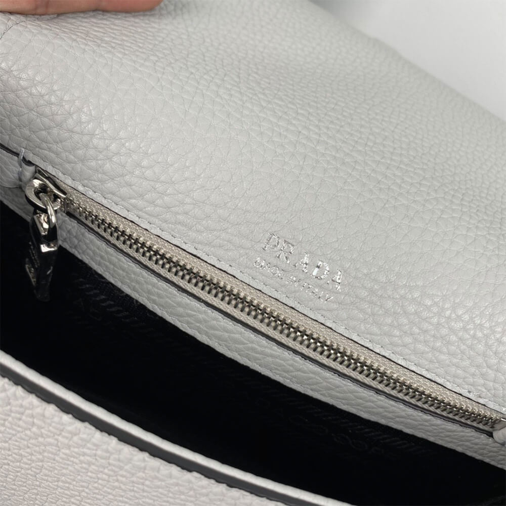 Prada Leather shoulder bag(high-end grade)