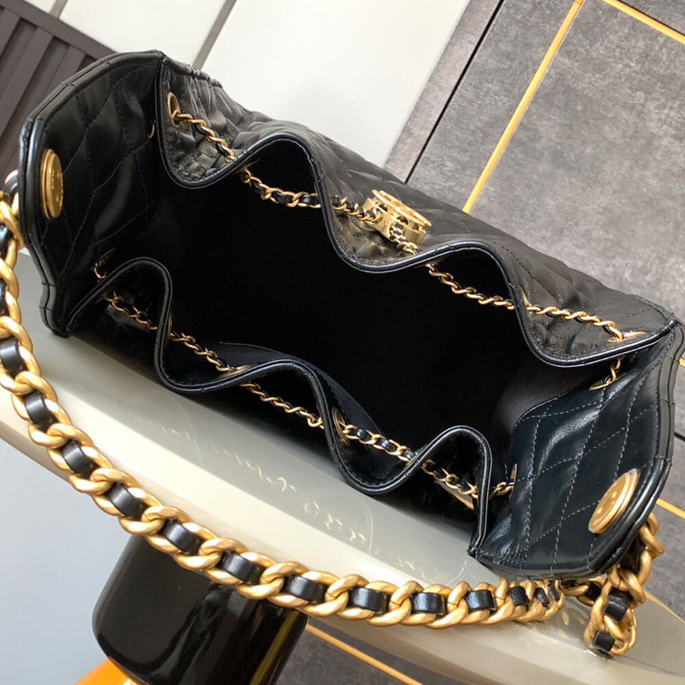 CHANEL 25 Small Handbag(high-end grade)