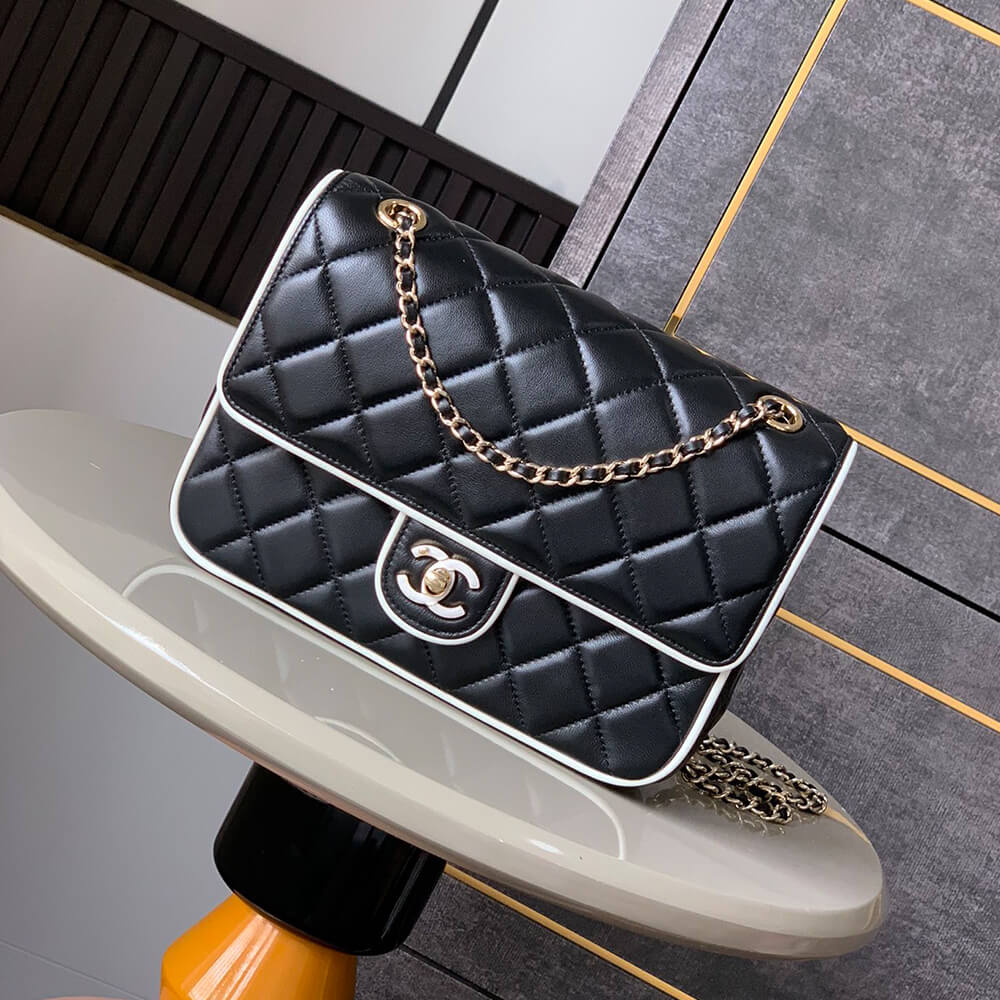 CHANEL Small Flap Bag(HIGH-END GRADE)
