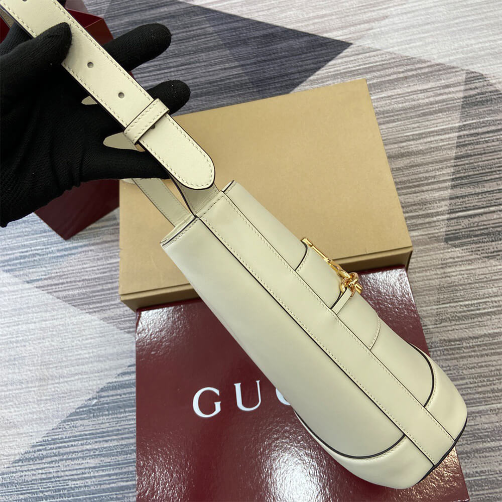 G*u*i 73 small bucket bag