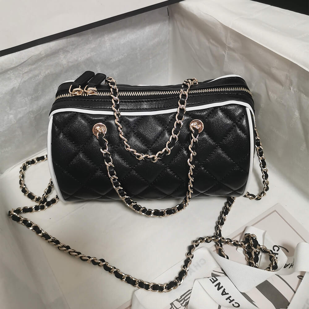 CHANEL Clutch with Chain(HIGH-END GRADE)