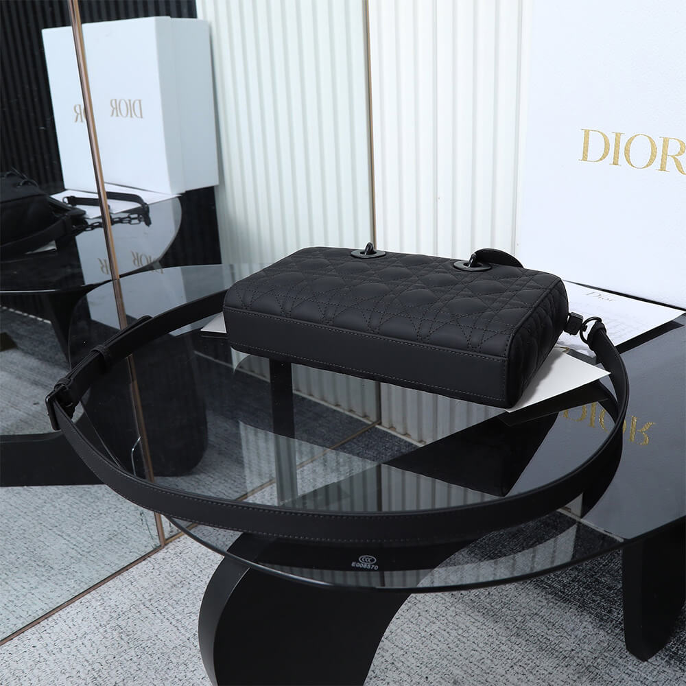Dior Medium Lady D-Joy Bag(HIGH-END GRADE)