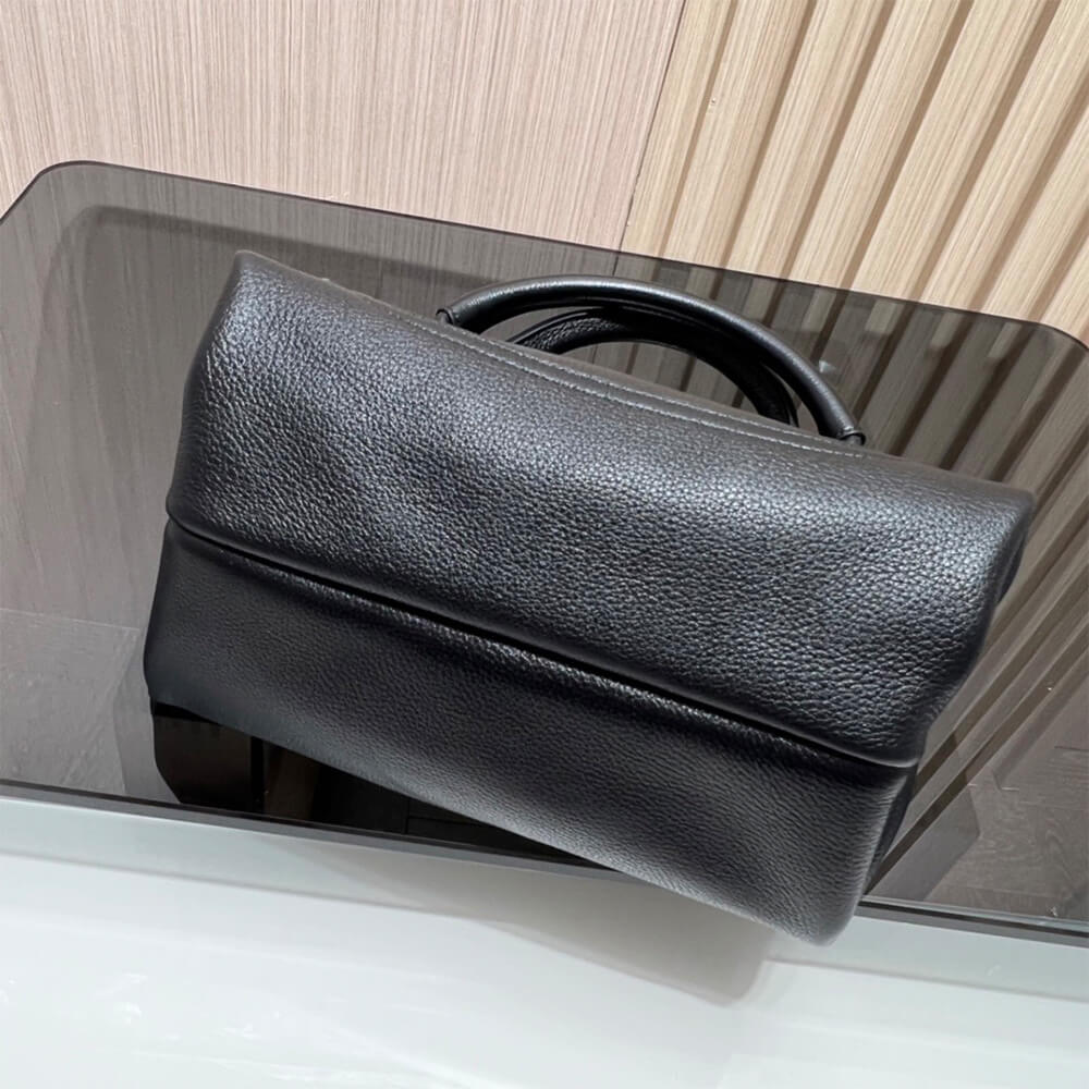 G*u*i softbit medium top handle bag(high-end grade)
