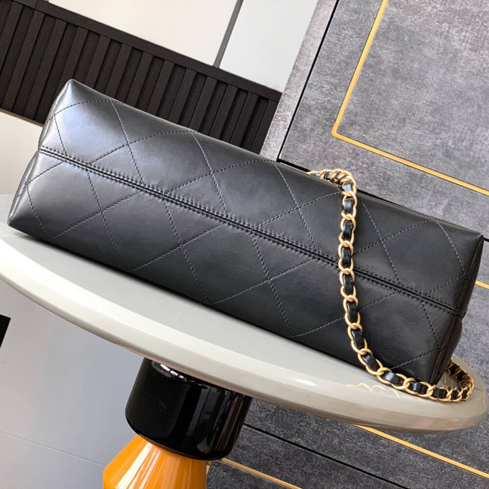 Chanel Bag on 25 Fashion Show(HIGH-END GRADE)