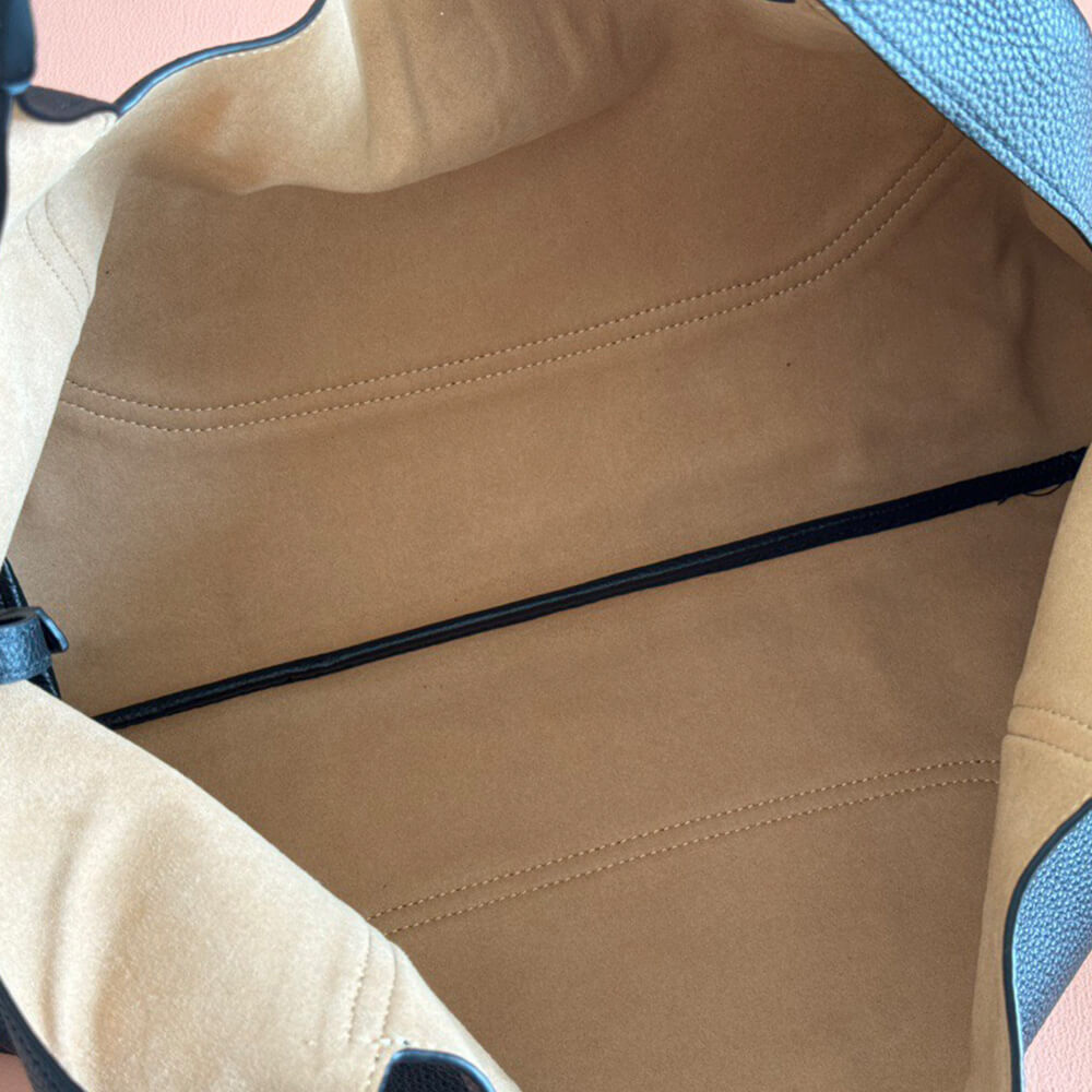 G*u*i softbit maxi shoulder bag(high-end grade)