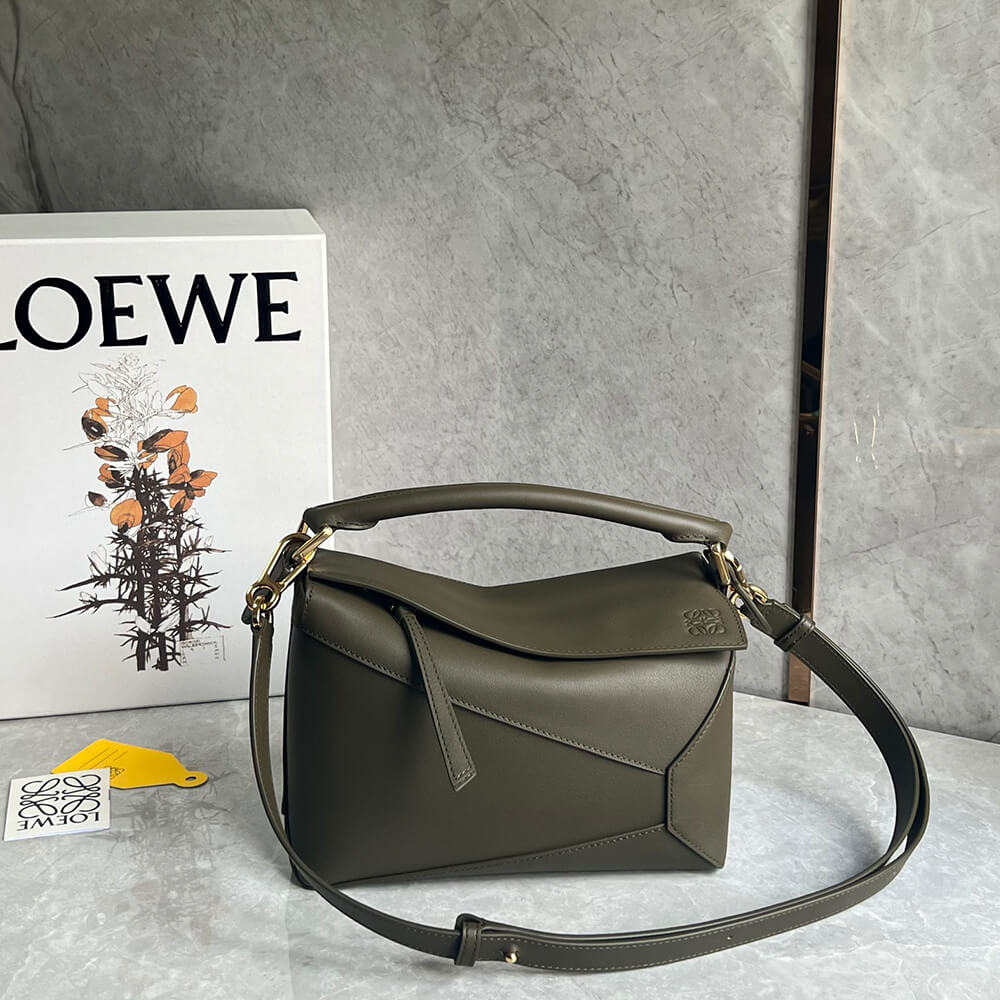 Loewe Small Puzzle Edge bag in classic calfskin(High-end grade)