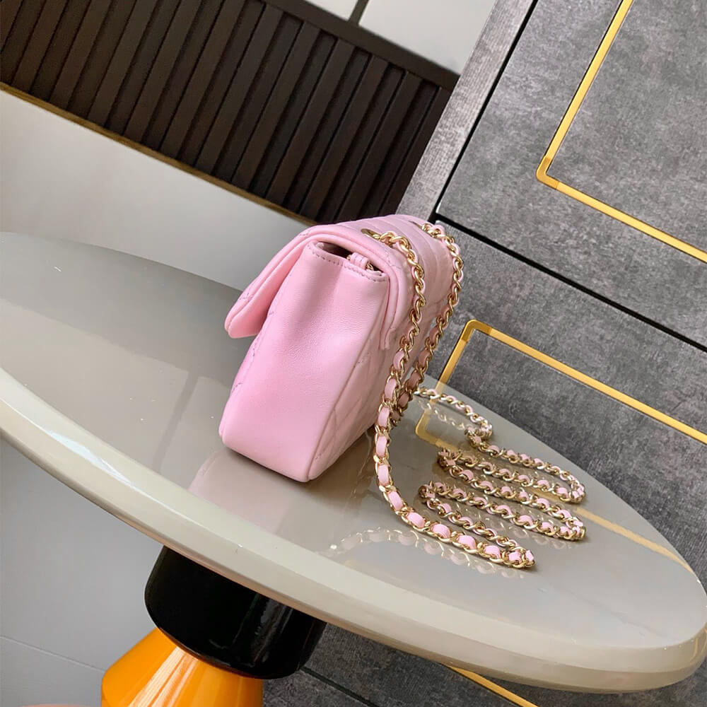 Chanel FLAP PHONE HOLDER WITH CHAIN(HIGH-END GRADE)